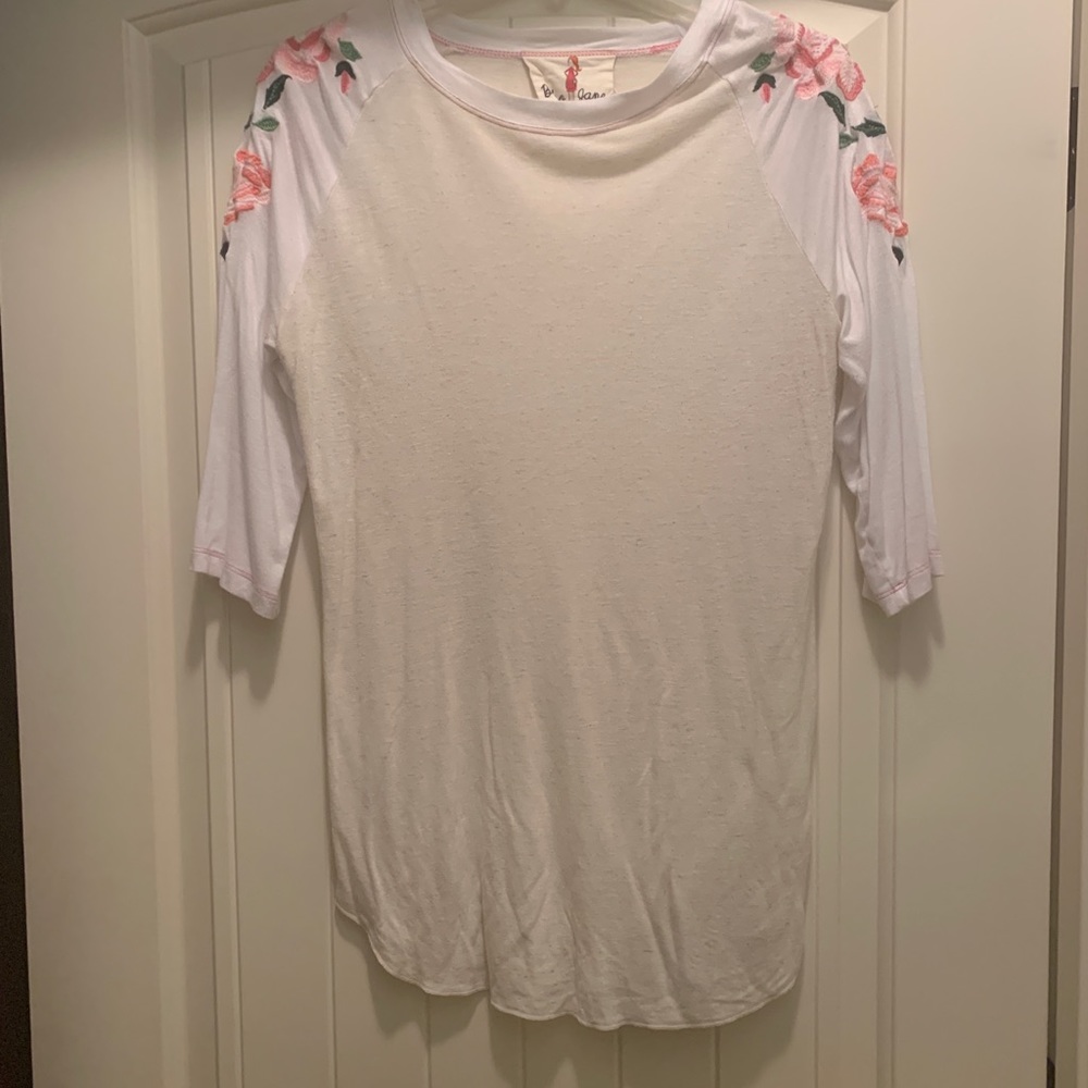 Boho Jane raglan T-shirt w embroidery on sleeves